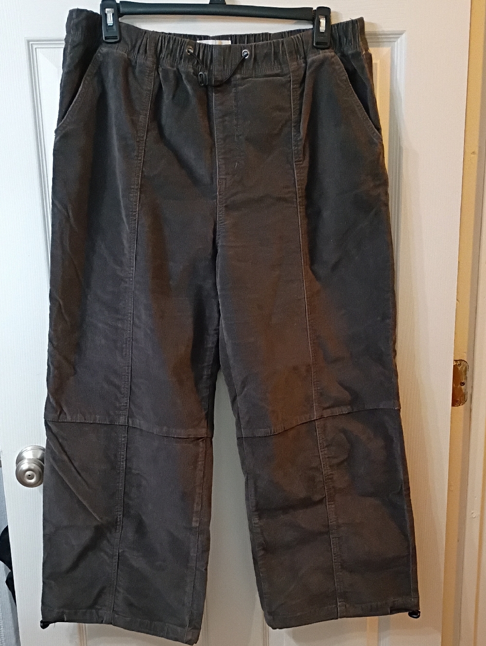 No Boundaries Men's Corduroy Pants in Dark Gray